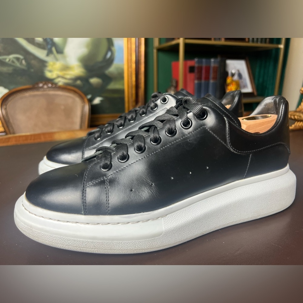 Alexander McQueen  (authentic 💯) men’s size 12 black Great Used Condition